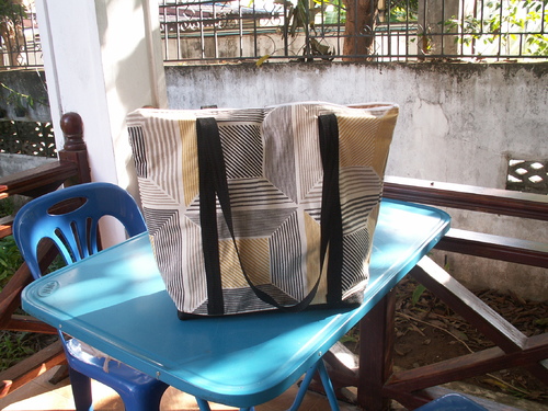 un sac n&eacute; de la derni&egrave;re(?) pluie